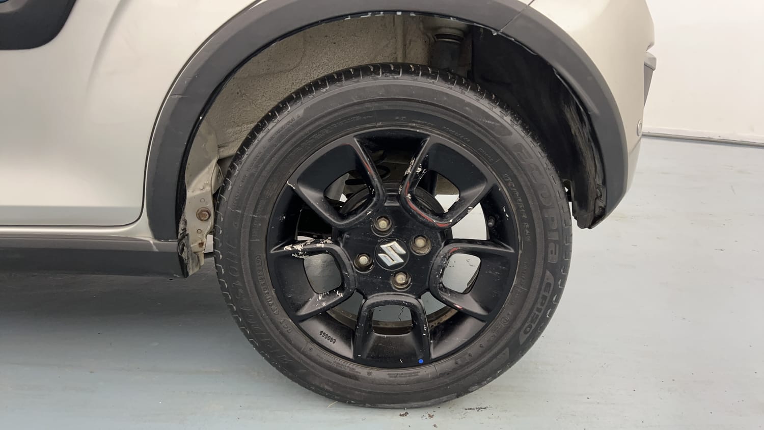 Used 2019 Maruti Suzuki Ignis Alpha 1.2 MT Petrol Manual tyres LEFT REAR TYRE RIM VIEW