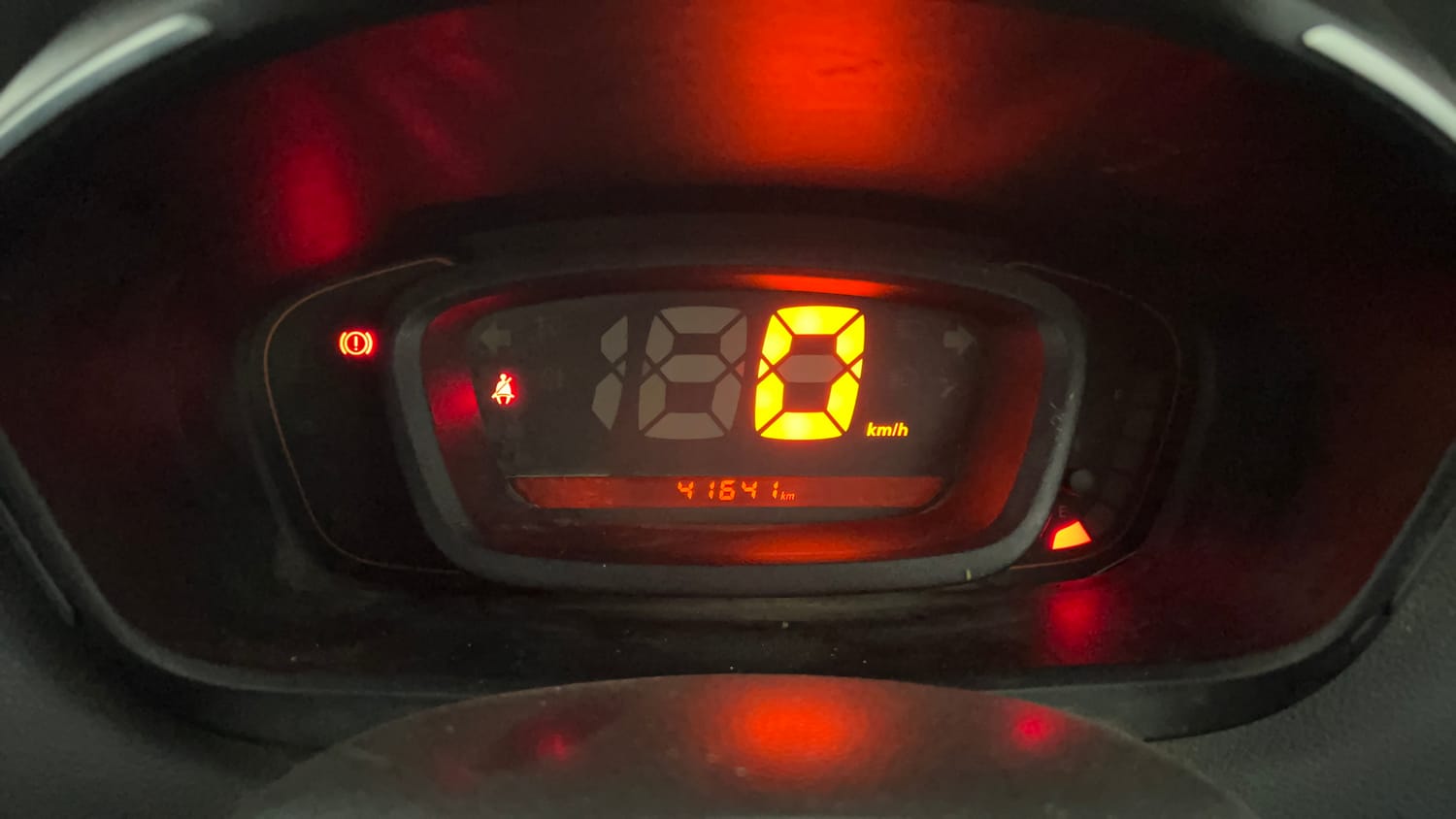 Used 2019 Renault Kwid RXT Opt Petrol Manual interior CLUSTERMETER VIEW