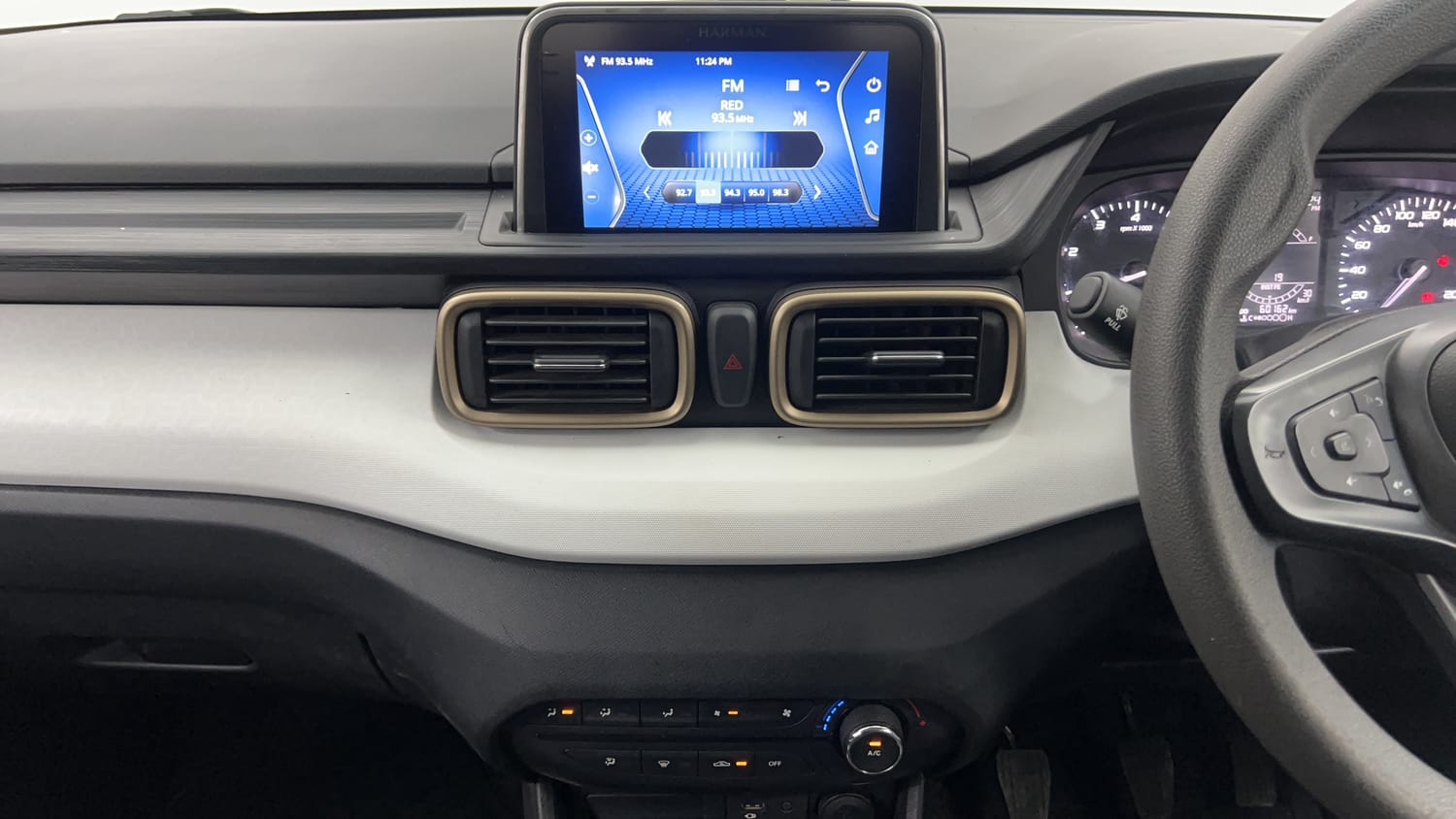 Used 2022 Tata Punch Accomplished MT Petrol Manual interior MUSIC SYSTEM & AC CONTROL VIEW