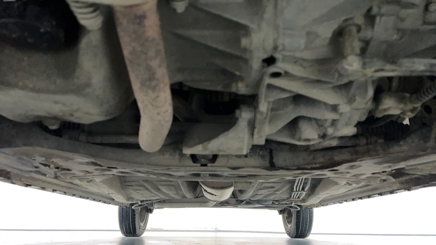 Used 2019 Maruti Suzuki Ignis Alpha 1.2 MT Petrol Manual extra FRONT LEFT UNDERBODY VIEW