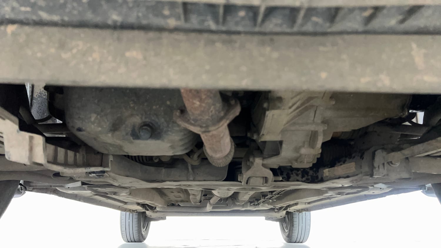 Used 2022 Tata Punch Accomplished MT Petrol Manual extra FRONT LEFT UNDERBODY VIEW