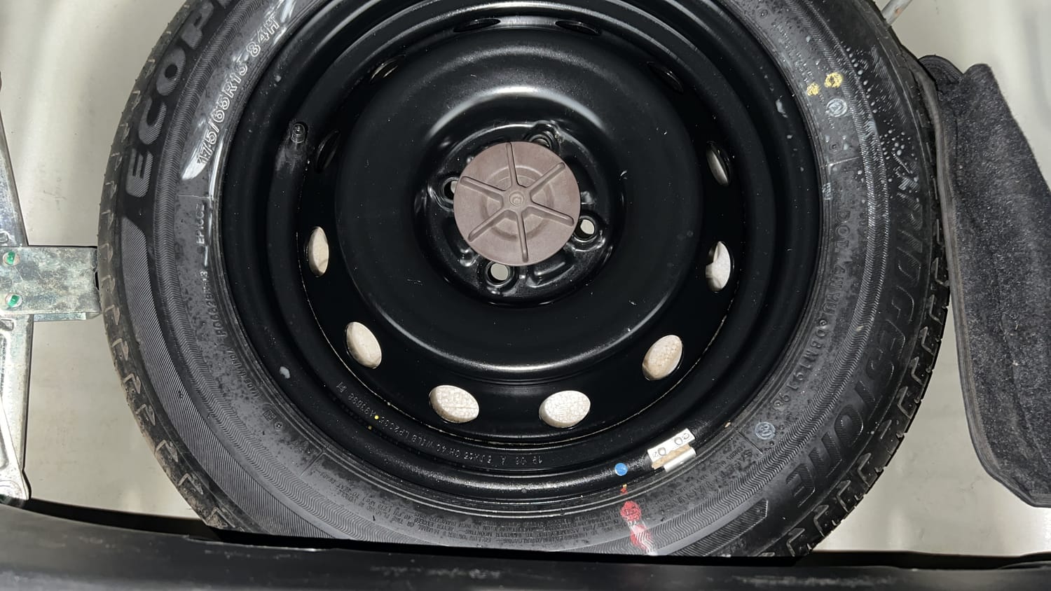 Used 2019 Maruti Suzuki Ignis Alpha 1.2 MT Petrol Manual tyres SPARE TYRE VIEW