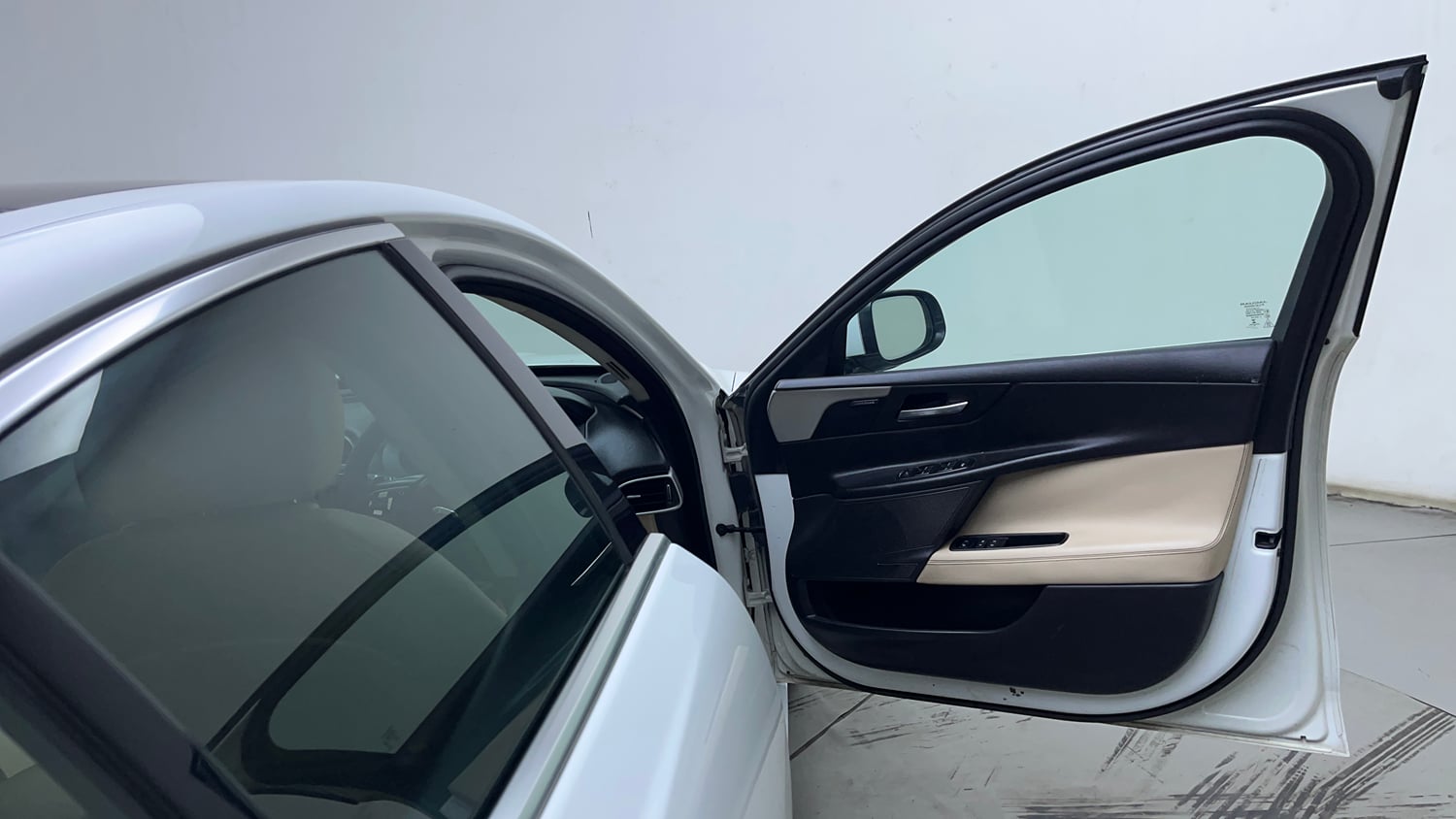 Used 2018 Jaguar XE Prestige Diesel Diesel Automatic interior RIGHT FRONT DOOR OPEN VIEW