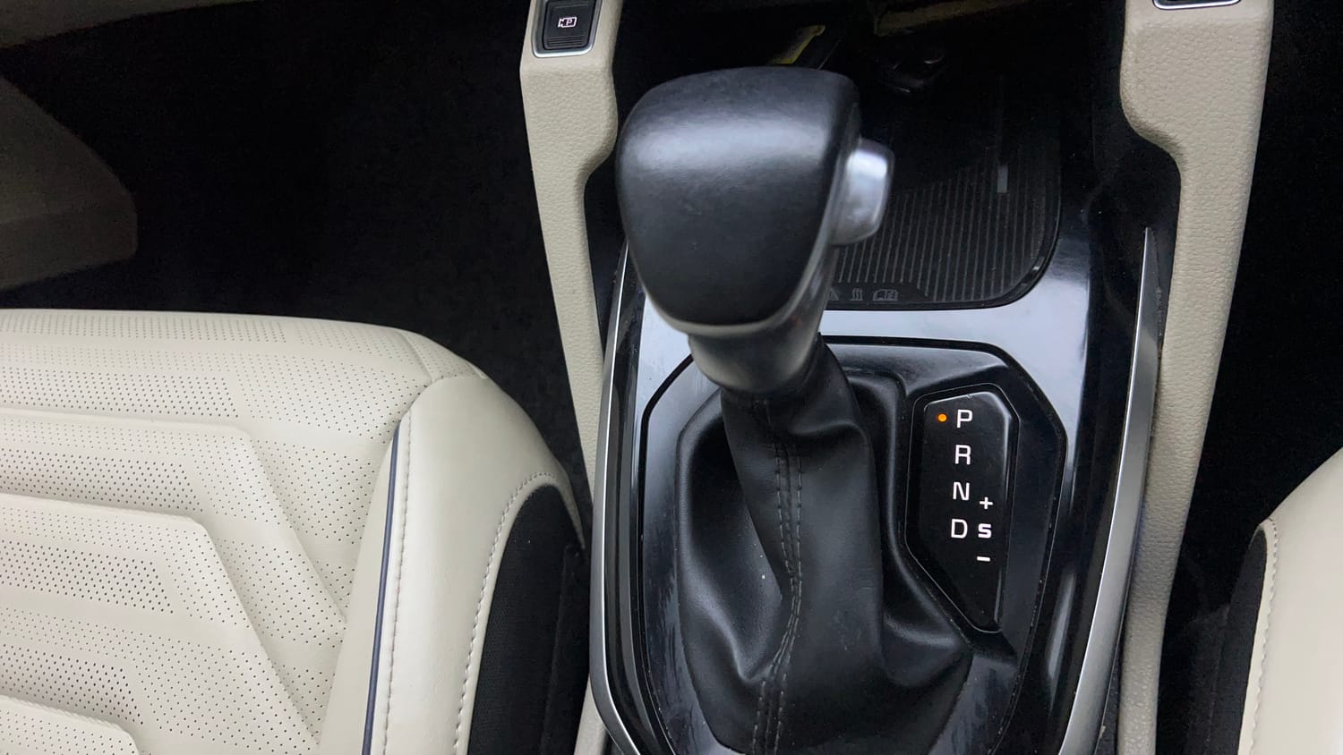 2023 Kia Carens Luxury Plus 1.5 Turbo Petrol DCT 6 STR-16
