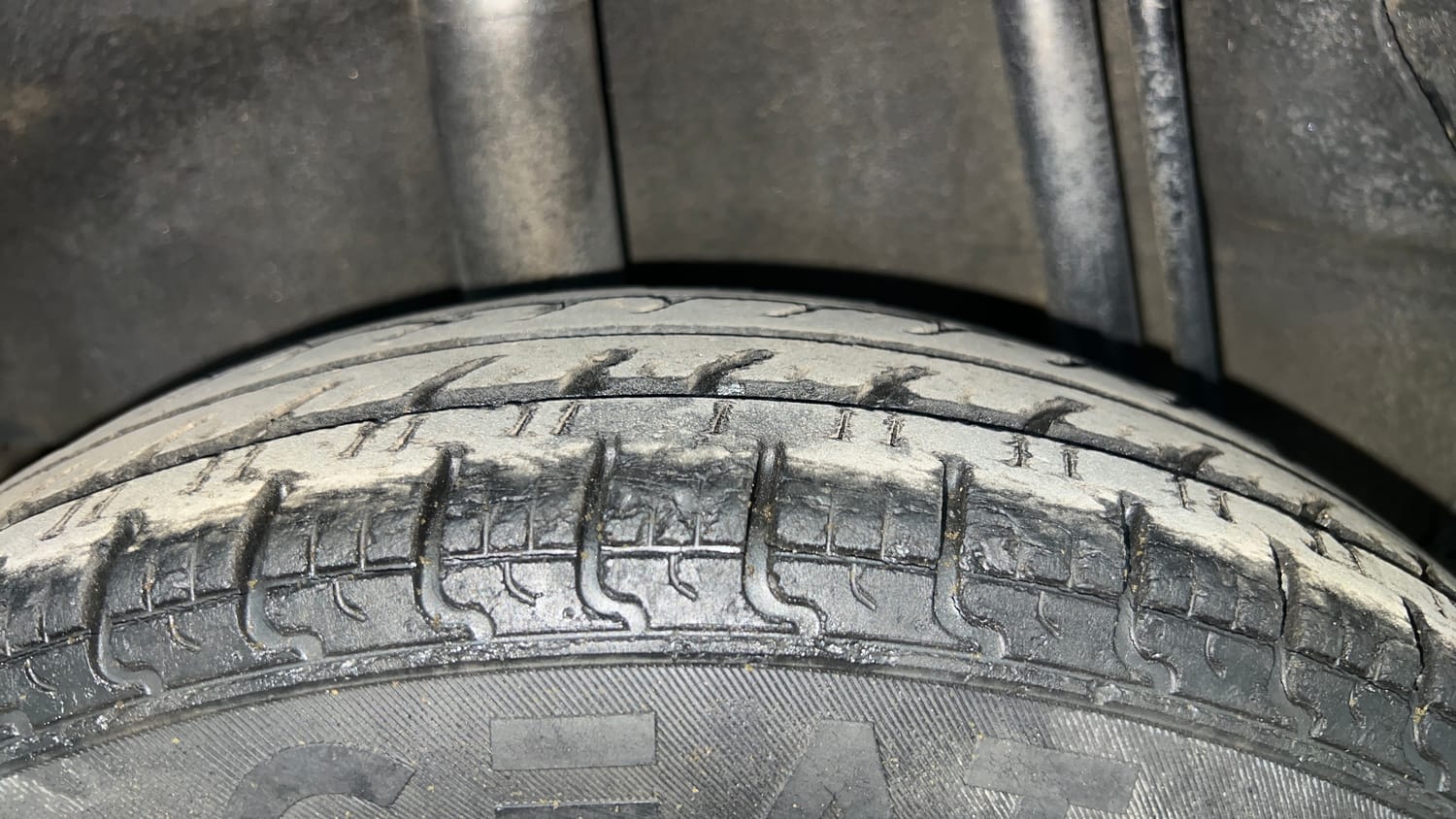 Used 2017 Datsun Redi-GO T (O) Petrol Manual tyres RIGHT REAR TYRE TREAD VIEW