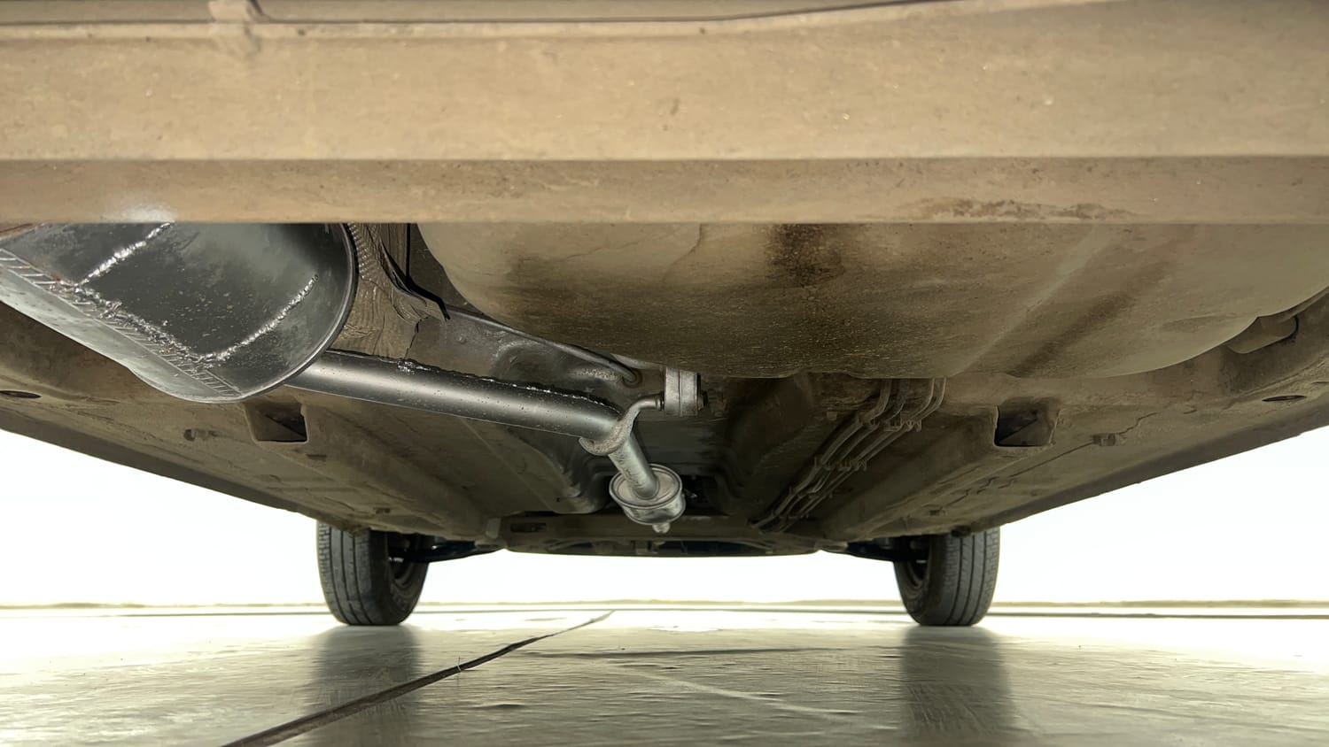 Used 2017 Datsun Redi-GO T (O) Petrol Manual extra REAR UNDERBODY VIEW (TAKEN FROM REAR)