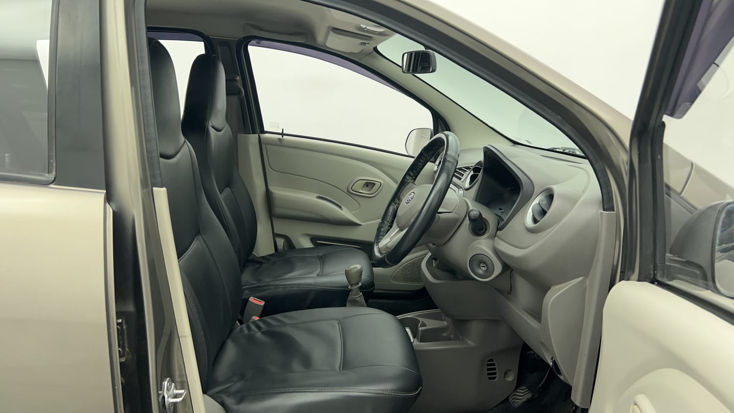 Used 2017 Datsun Redi-GO T (O) Petrol Manual interior RIGHT SIDE FRONT DOOR CABIN VIEW