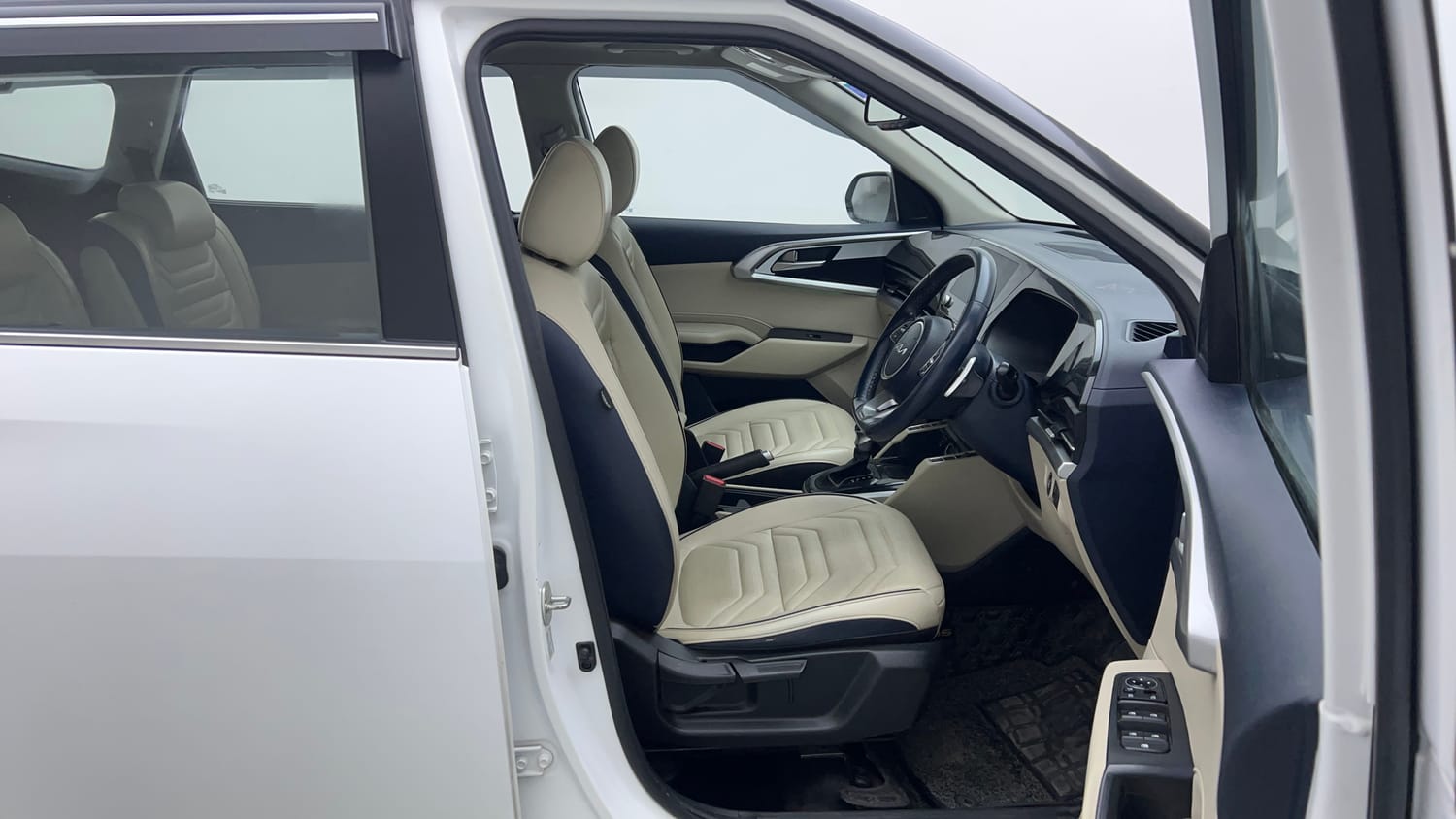 2023 Kia Carens Luxury Plus 1.5 Turbo Petrol DCT 6 STR-17