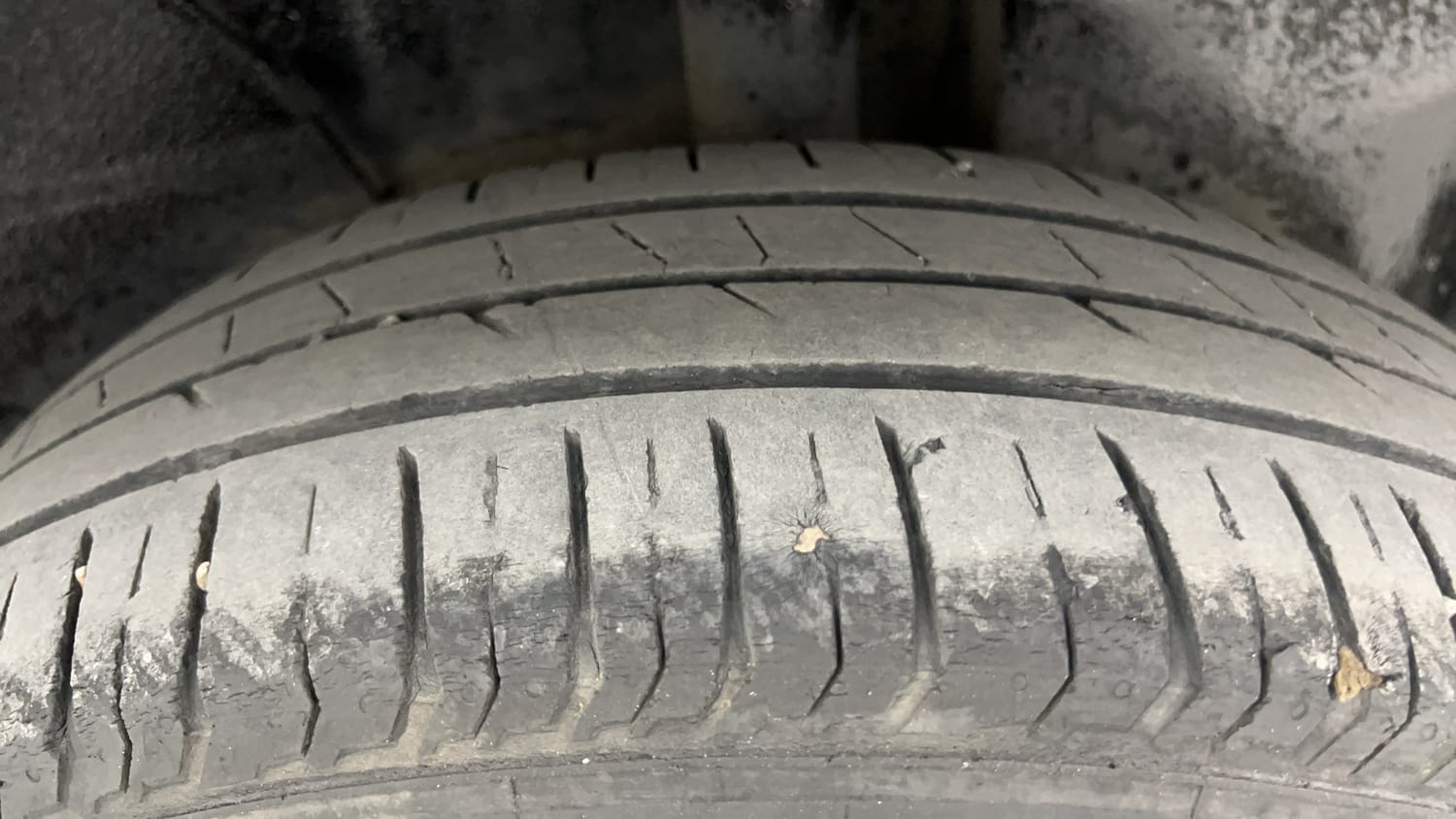 Used 2022 Tata Punch Accomplished MT Petrol Manual tyres LEFT REAR TYRE TREAD VIEW