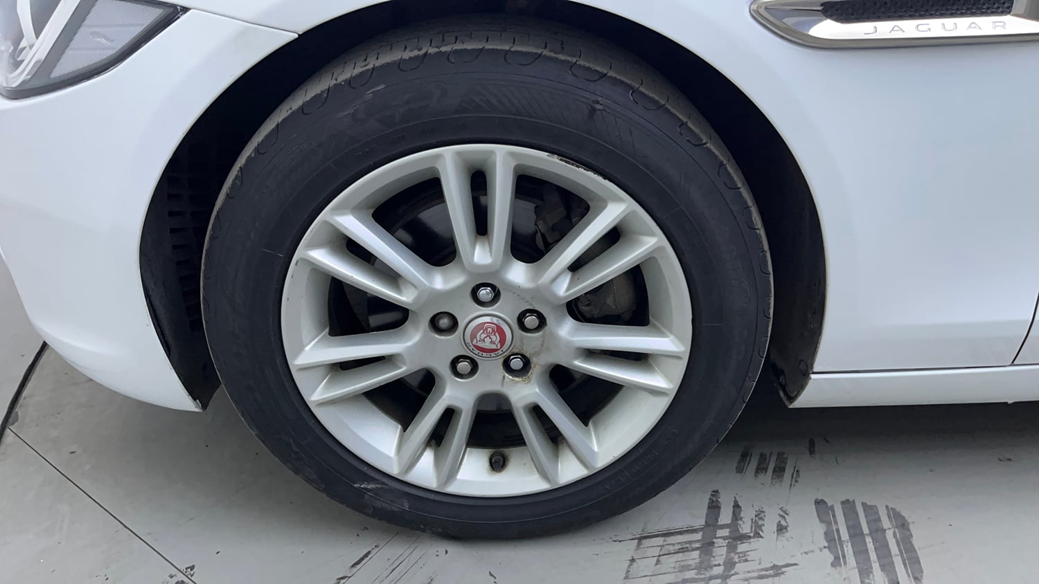 Used 2018 Jaguar XE Prestige Diesel Diesel Automatic tyres LEFT FRONT TYRE RIM VIEW