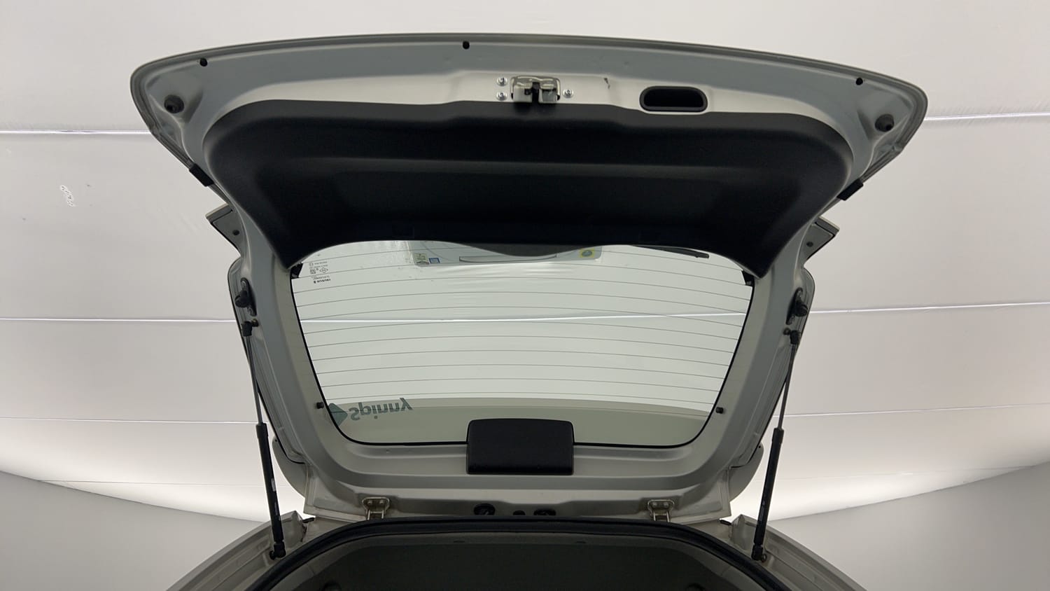 Used 2019 Maruti Suzuki Ignis Alpha 1.2 MT Petrol Manual interior DICKY DOOR OPEN VIEW