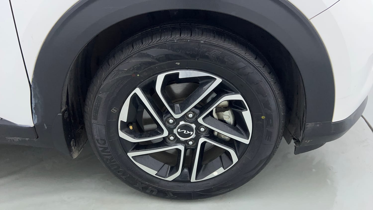2023 Kia Carens Luxury Plus 1.5 Turbo Petrol DCT 6 STR-33