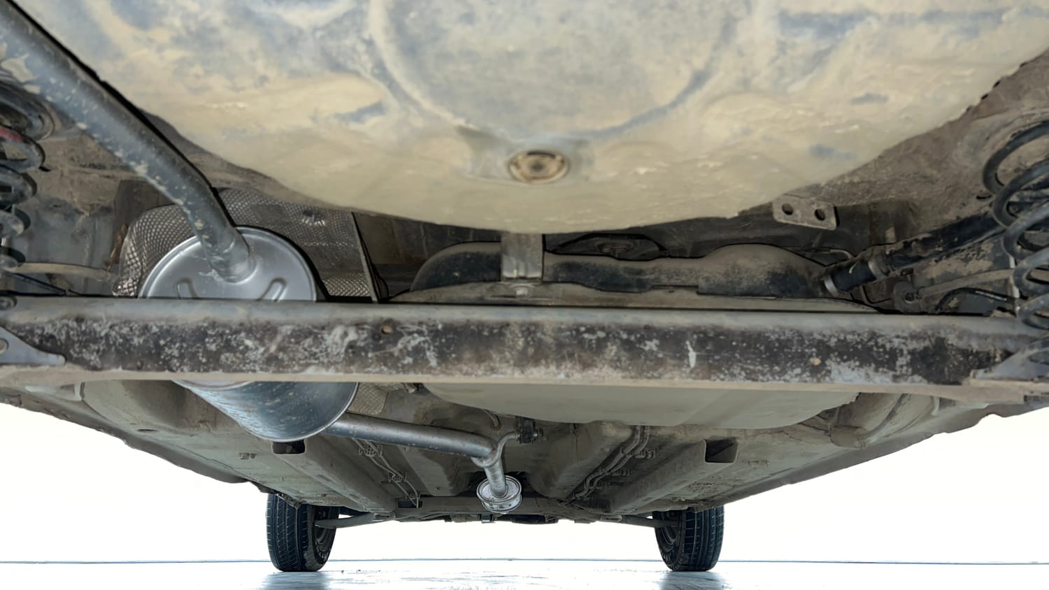 Used 2019 Renault Kwid RXT Opt Petrol Manual extra REAR UNDERBODY VIEW (TAKEN FROM REAR)