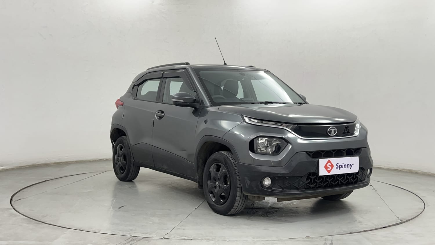 Used 2022 Tata Punch Accomplished MT Petrol Manual exterior RIGHT FRONT CORNER VIEW