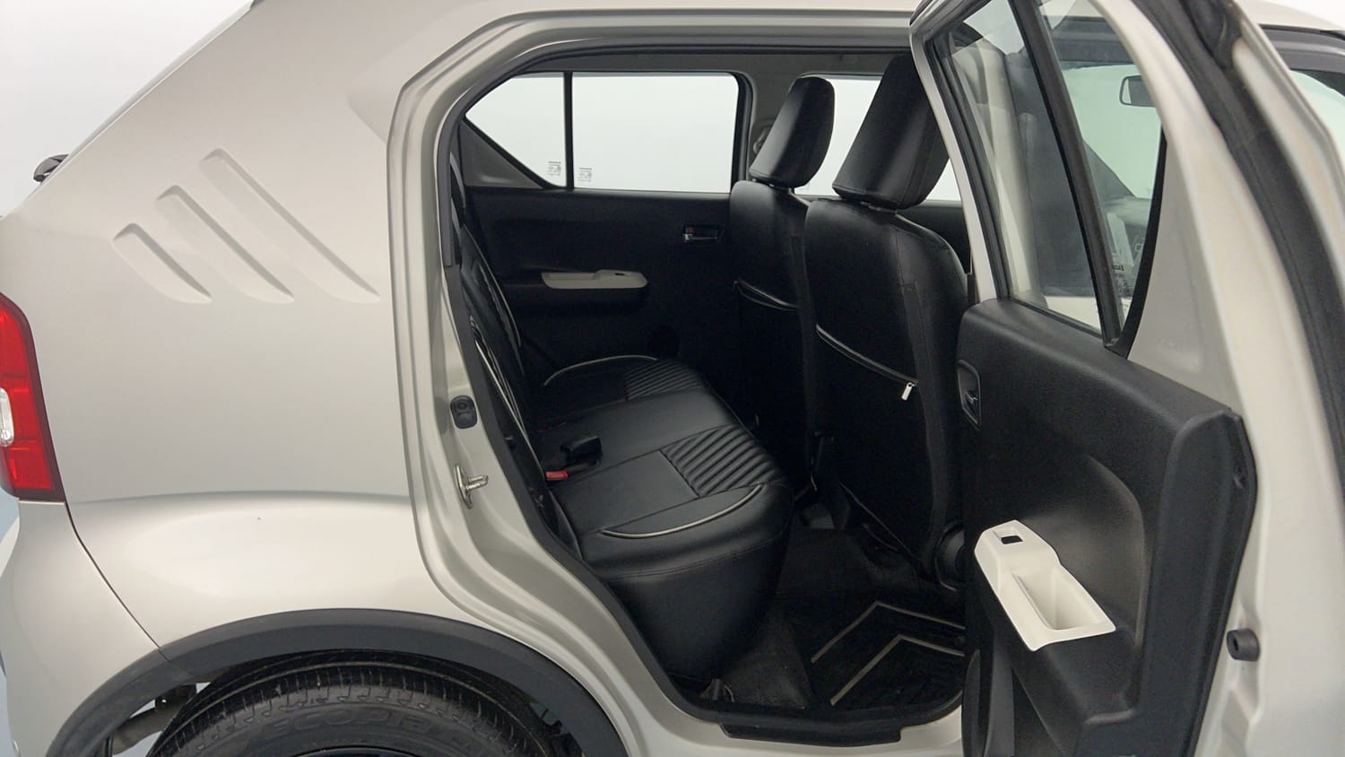 Used 2019 Maruti Suzuki Ignis Alpha 1.2 MT Petrol Manual interior RIGHT SIDE REAR DOOR CABIN VIEW