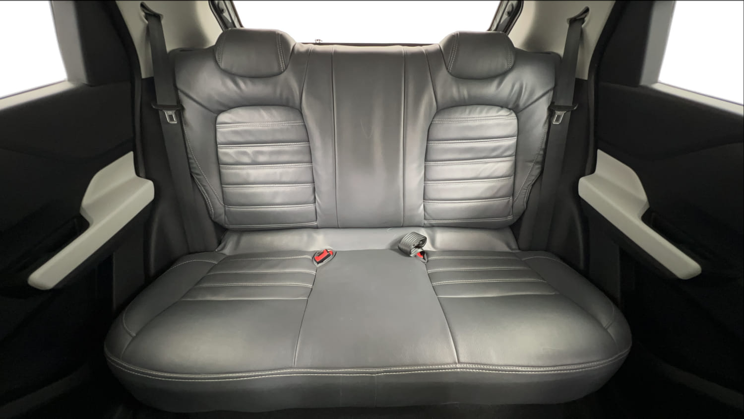 Used 2022 Tata Punch Accomplished MT Petrol Manual interior REAR SEAT CONDITION VIEW