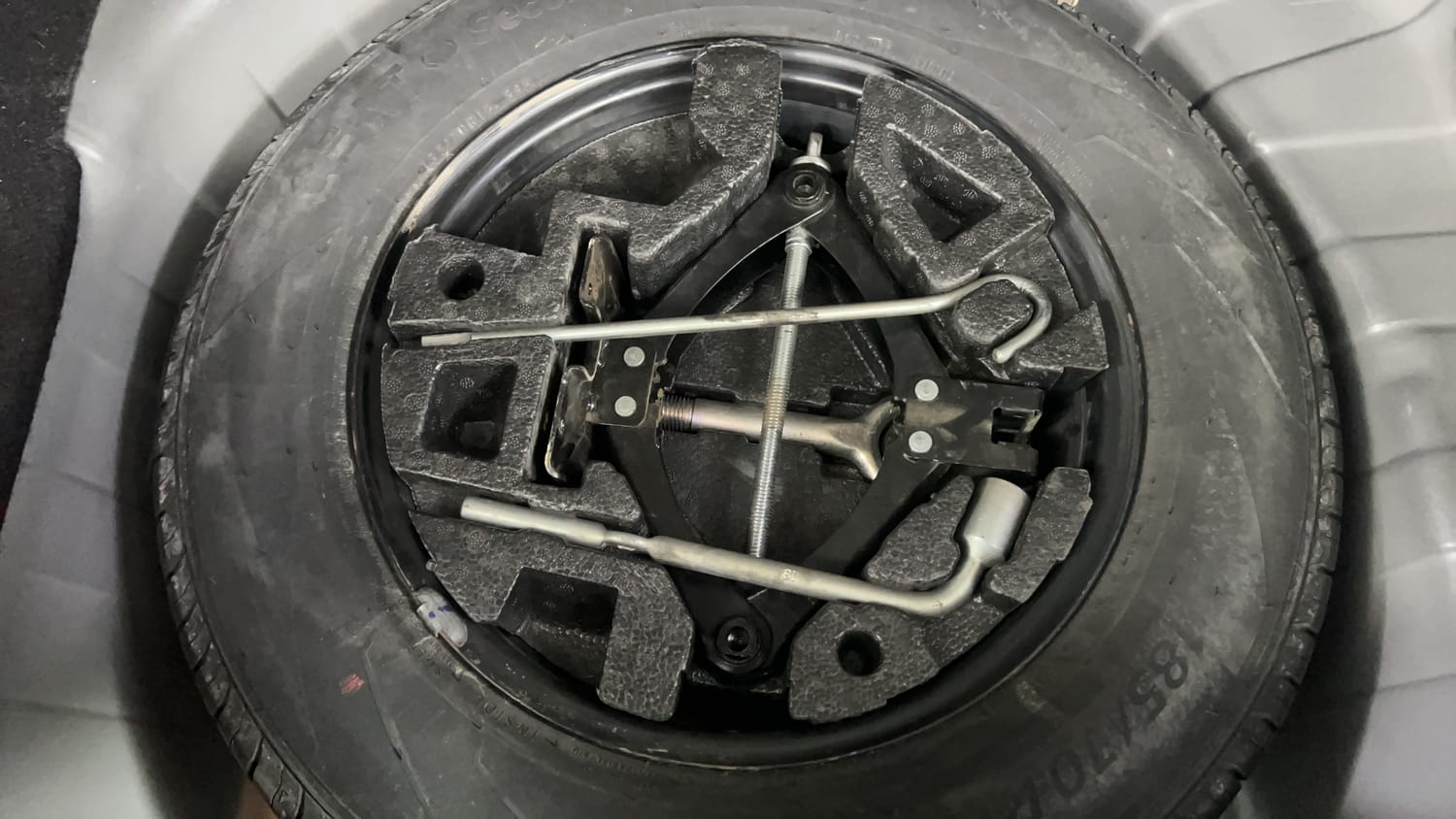 Used 2022 Tata Punch Accomplished MT Petrol Manual tyres SPARE TYRE VIEW