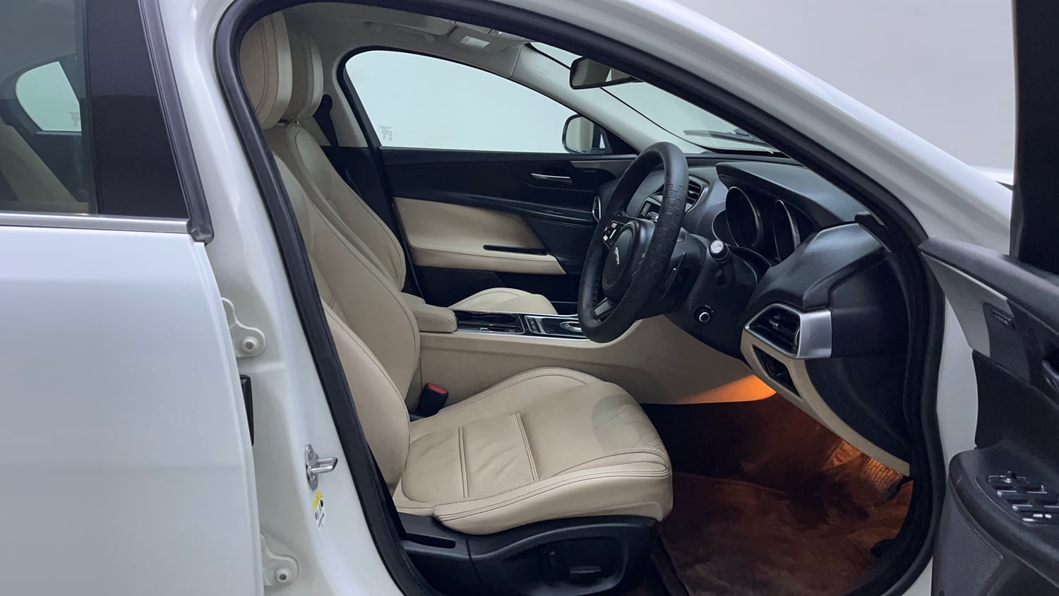 Used 2018 Jaguar XE Prestige Diesel Diesel Automatic interior RIGHT SIDE FRONT DOOR CABIN VIEW