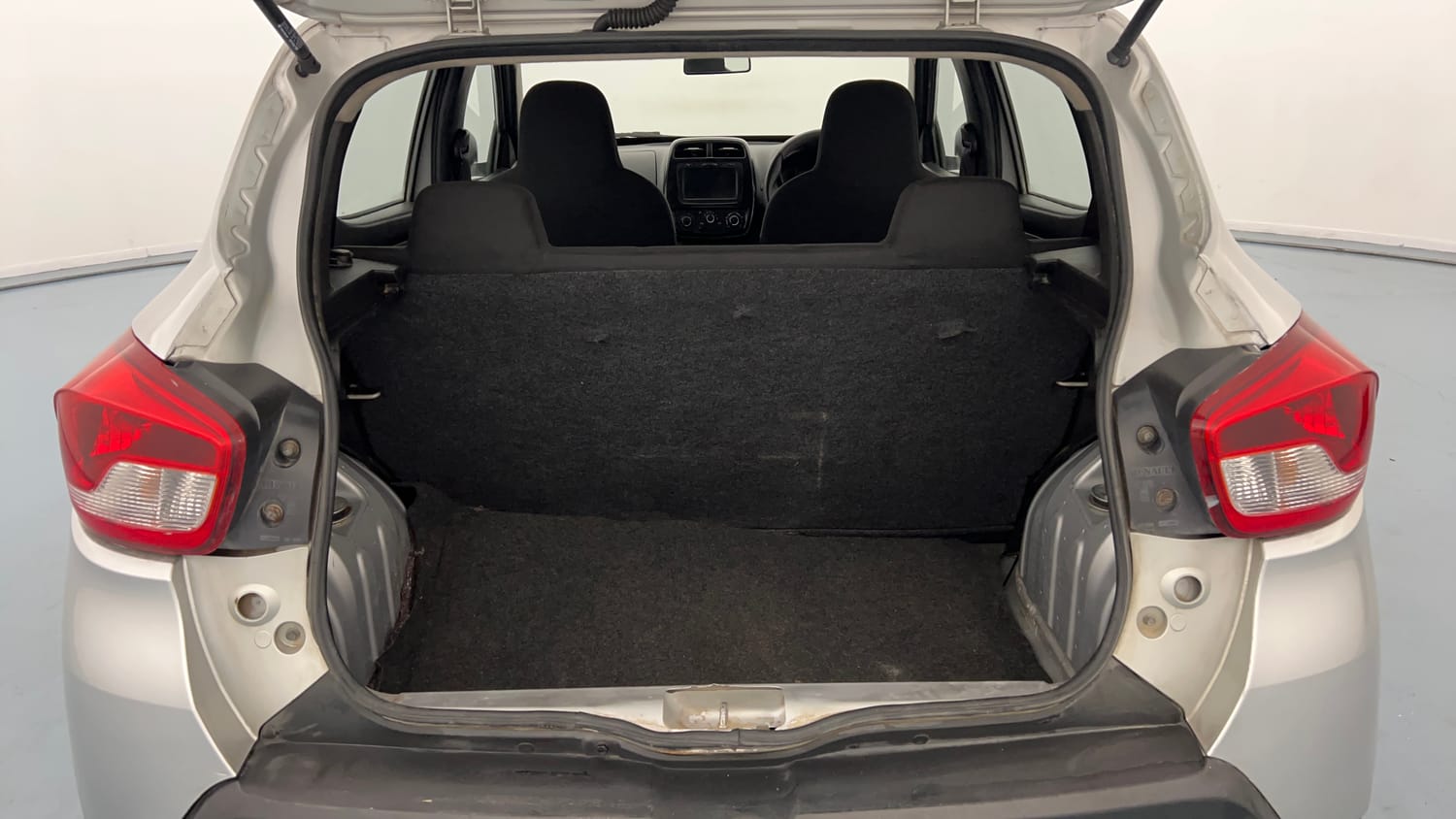 Used 2019 Renault Kwid RXT Opt Petrol Manual interior DICKY INSIDE VIEW