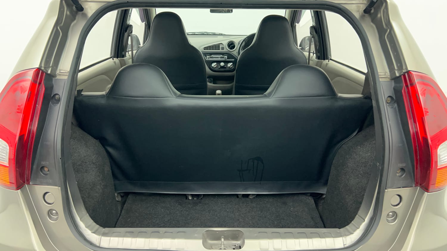 Used 2017 Datsun Redi-GO T (O) Petrol Manual interior DICKY INSIDE VIEW