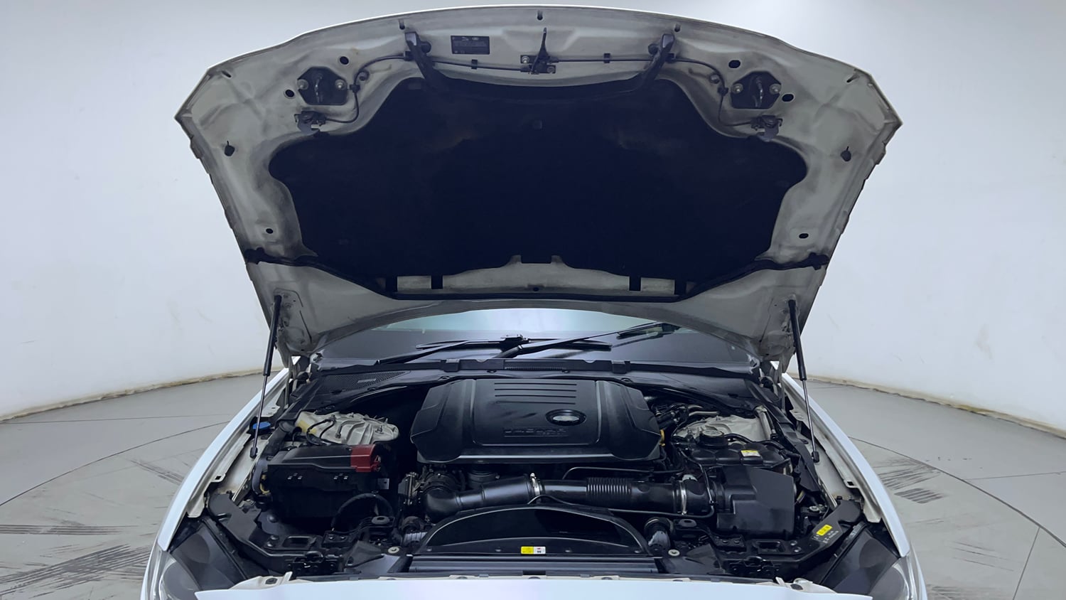 Used 2018 Jaguar XE Prestige Diesel Diesel Automatic engine ENGINE & BONNET OPEN FRONT VIEW