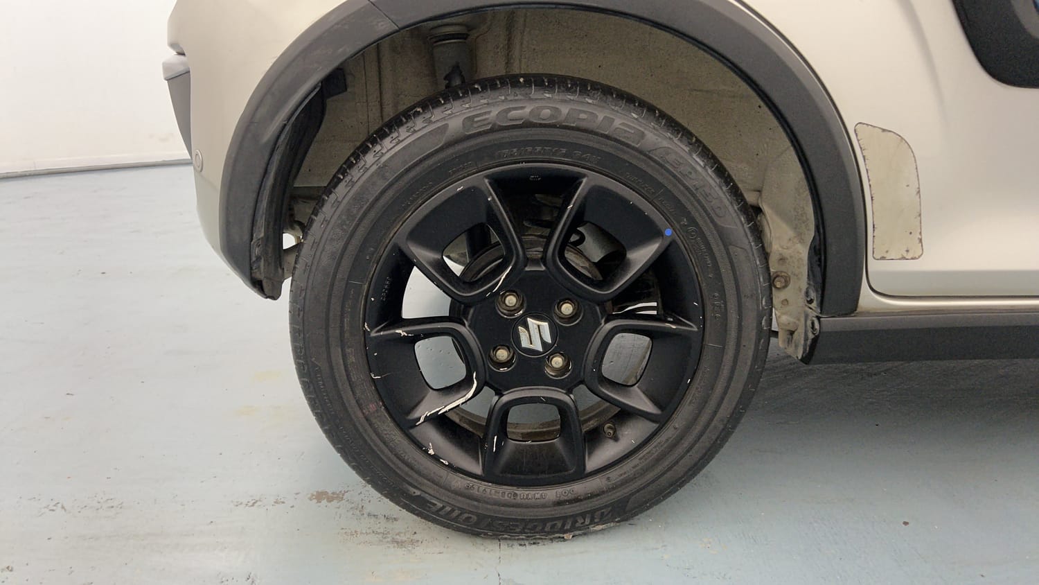 Used 2019 Maruti Suzuki Ignis Alpha 1.2 MT Petrol Manual tyres RIGHT REAR TYRE RIM VIEW