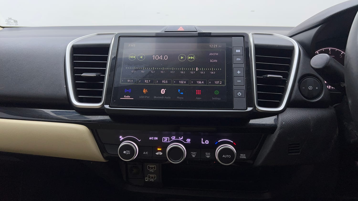 Used 2022 Honda City VX CVT Petrol Petrol Automatic interior MUSIC SYSTEM & AC CONTROL VIEW