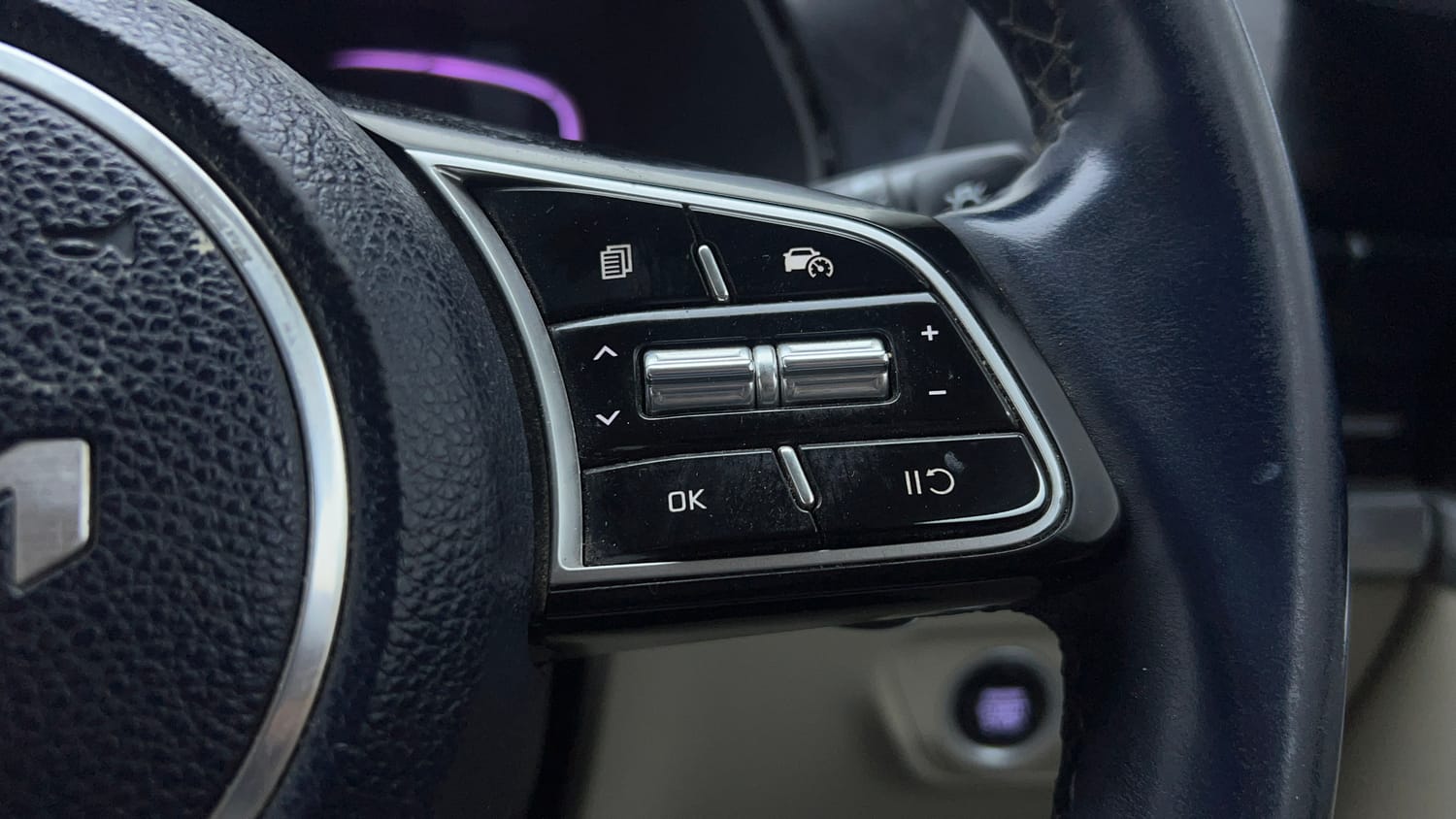 2023 Kia Carens Luxury Plus 1.5 Turbo Petrol DCT 6 STR-42