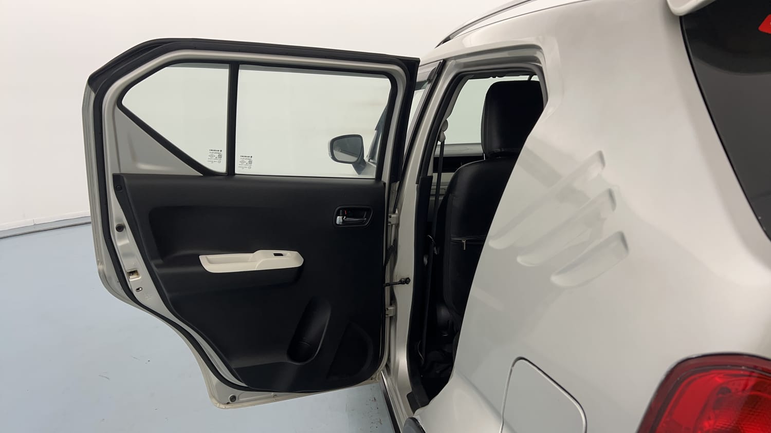 Used 2019 Maruti Suzuki Ignis Alpha 1.2 MT Petrol Manual interior LEFT REAR DOOR OPEN VIEW