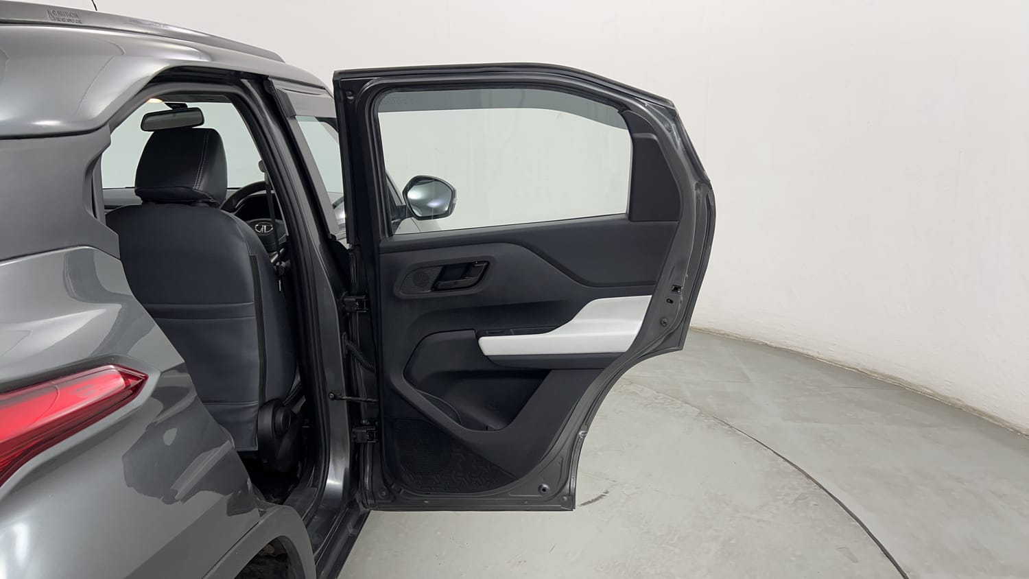 Used 2022 Tata Punch Accomplished MT Petrol Manual interior RIGHT REAR DOOR OPEN VIEW
