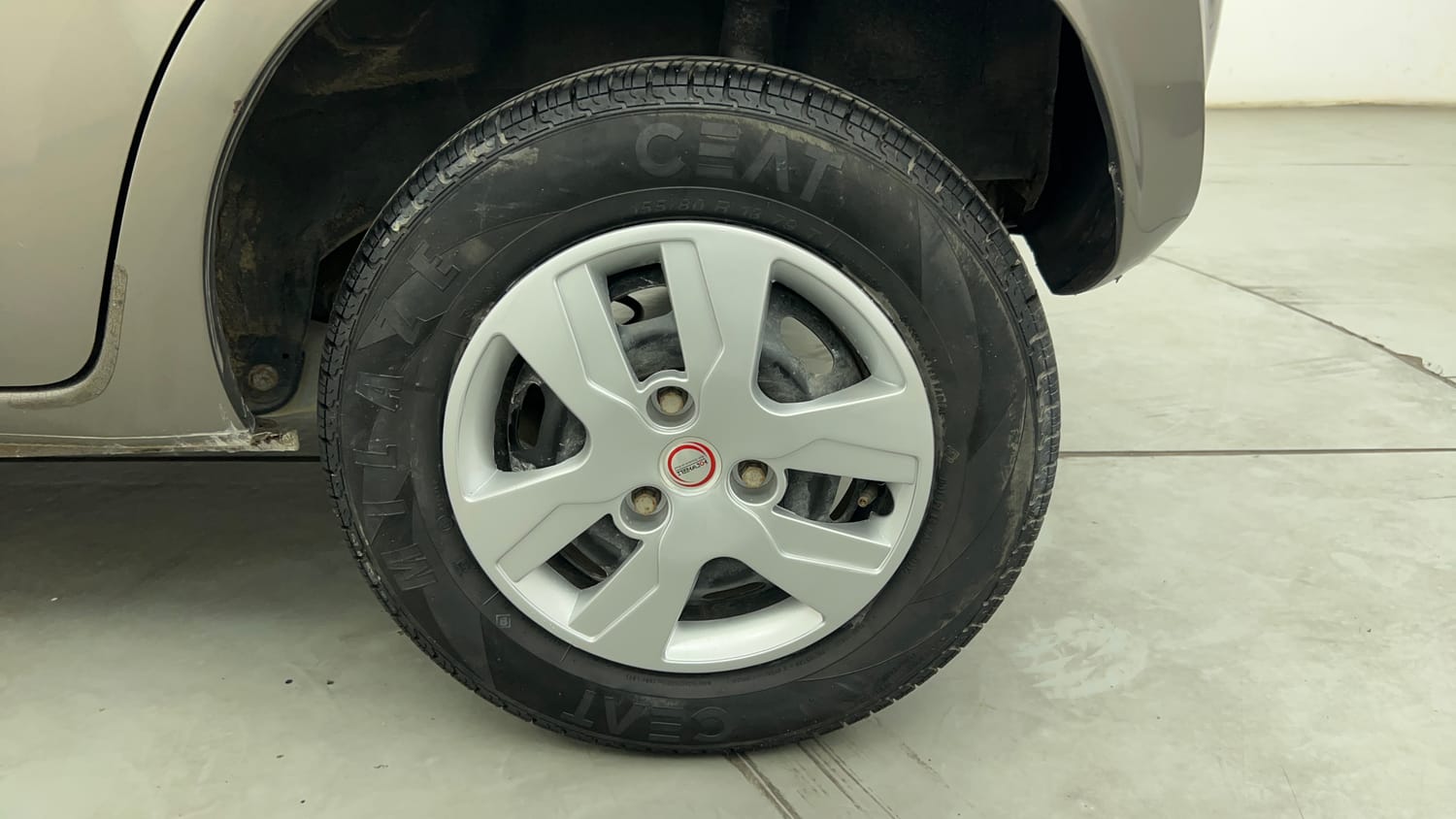 Used 2017 Datsun Redi-GO T (O) Petrol Manual tyres LEFT REAR TYRE RIM VIEW