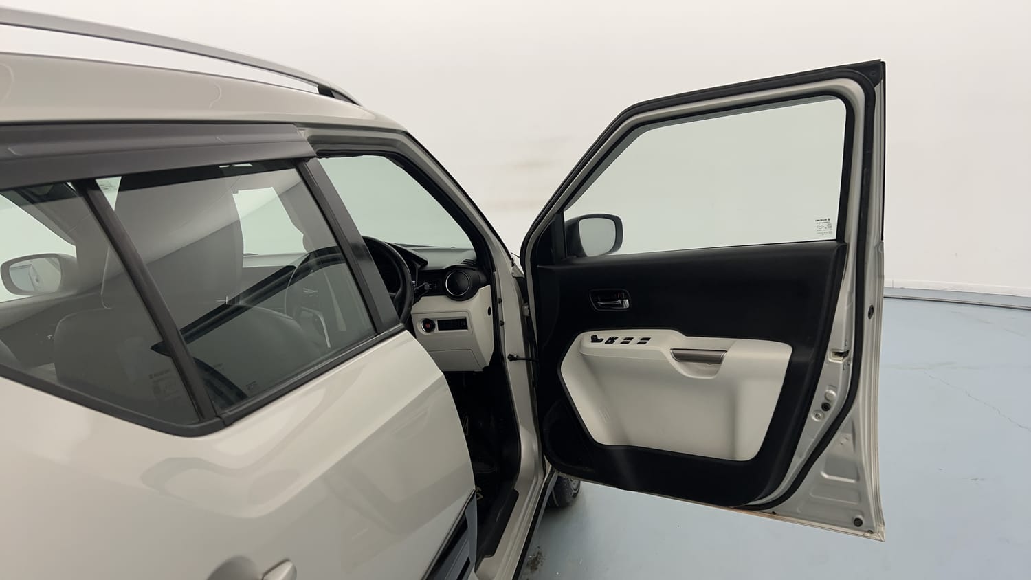Used 2019 Maruti Suzuki Ignis Alpha 1.2 MT Petrol Manual interior RIGHT FRONT DOOR OPEN VIEW