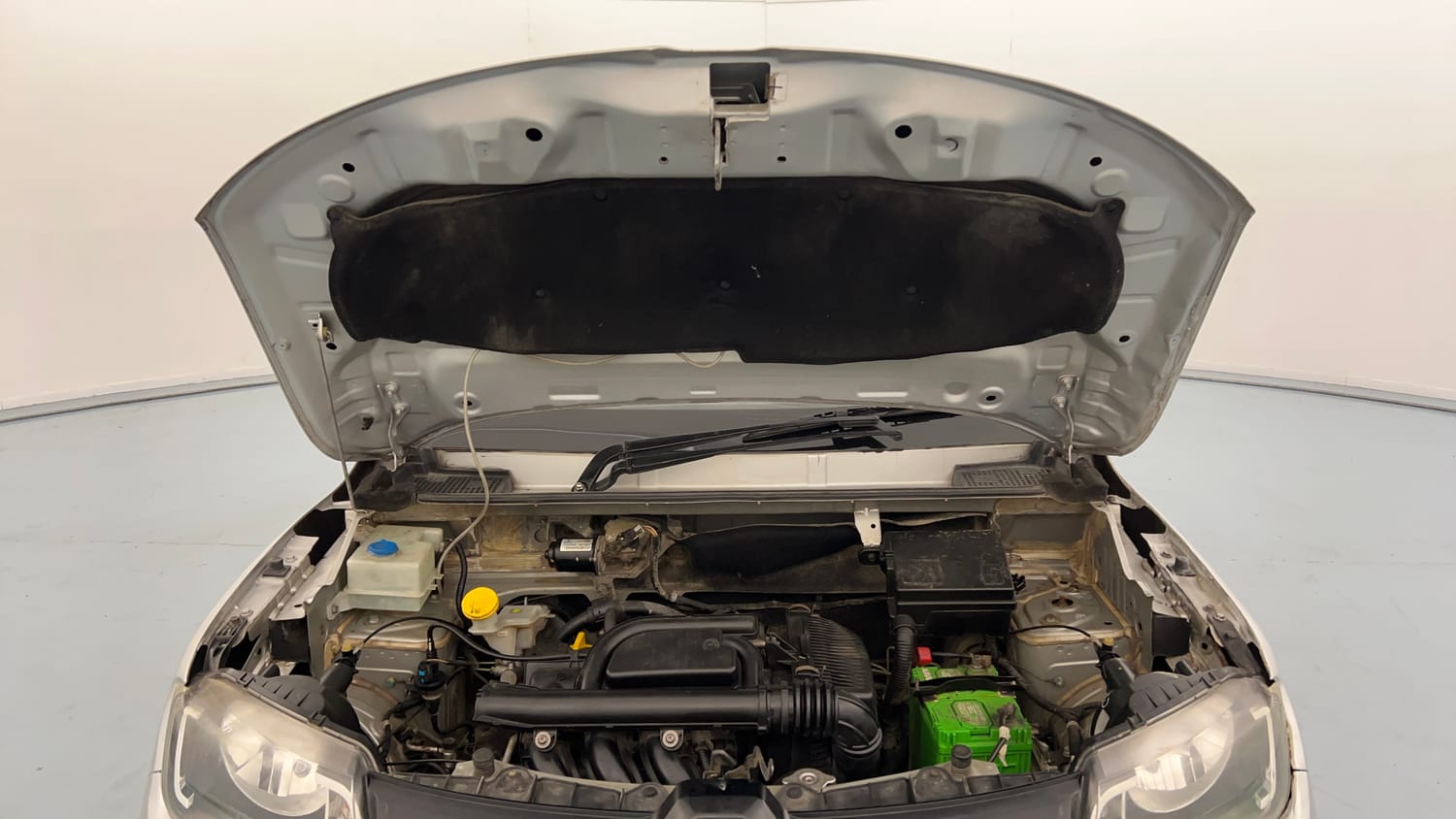 Used 2019 Renault Kwid RXT Opt Petrol Manual engine ENGINE & BONNET OPEN FRONT VIEW