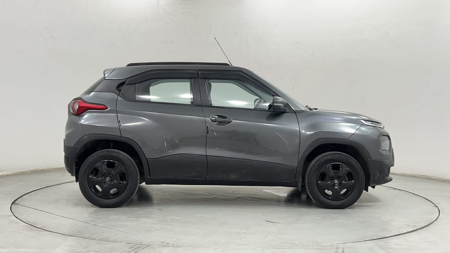 Used 2022 Tata Punch Accomplished MT Petrol Manual exterior RIGHT SIDE VIEW