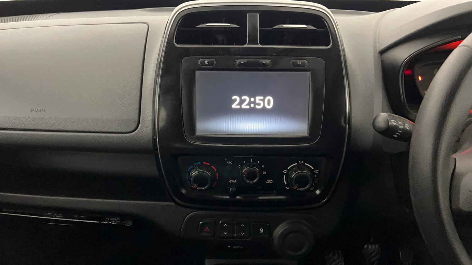 Used 2019 Renault Kwid RXT Opt Petrol Manual interior MUSIC SYSTEM & AC CONTROL VIEW