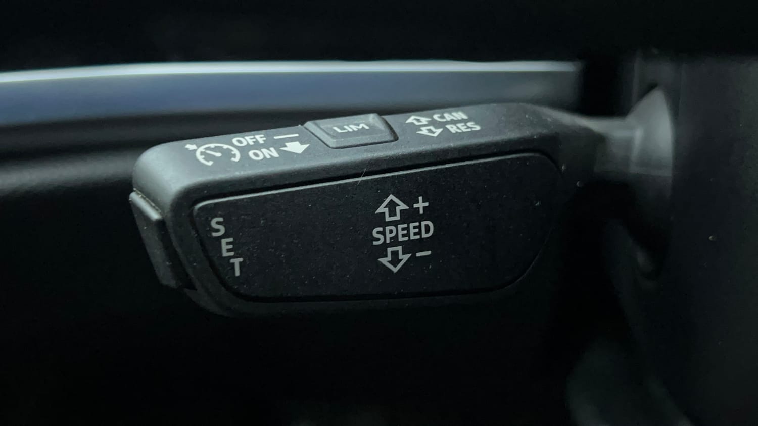 2023 Audi Q3 40 TFSI Premium Plus-42