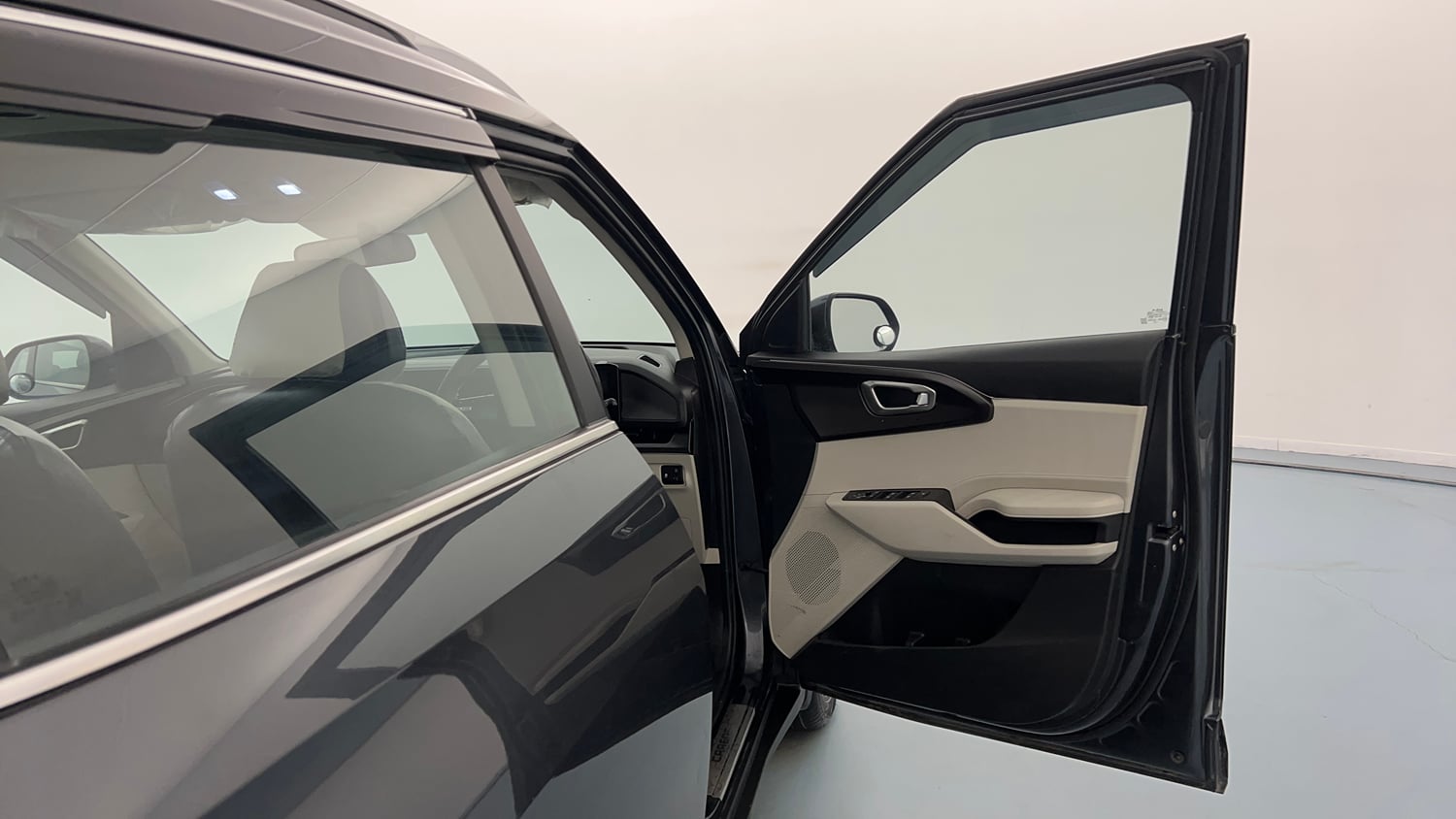 Used 2025 Kia Carens Clavis HTK Plus (O) 1.5 Diesel MT Diesel Manual interior RIGHT FRONT DOOR OPEN VIEW