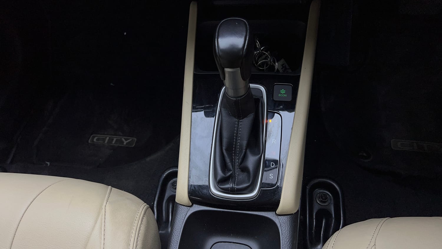 Used 2022 Honda City VX CVT Petrol Petrol Automatic interior GEAR  KNOB VIEW