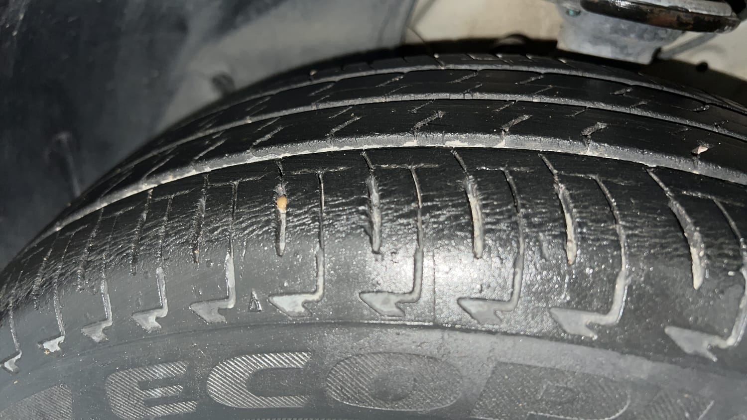 Used 2019 Maruti Suzuki Ignis Alpha 1.2 MT Petrol Manual tyres LEFT FRONT TYRE TREAD VIEW