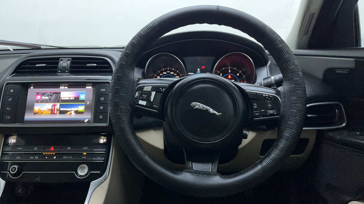 Used 2018 Jaguar XE Prestige Diesel Diesel Automatic interior STEERING VIEW