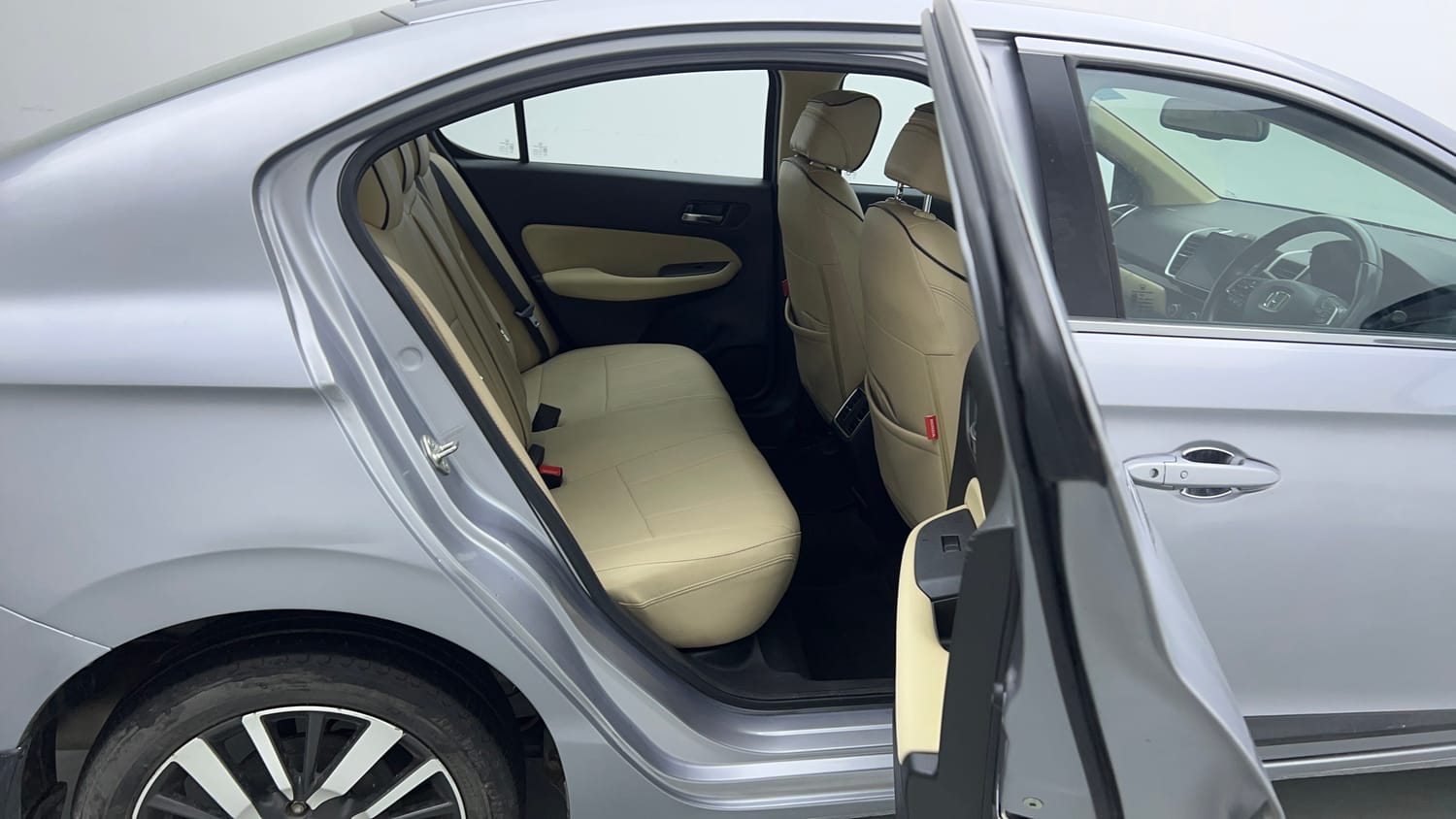 Used 2022 Honda City VX CVT Petrol Petrol Automatic interior RIGHT SIDE REAR DOOR CABIN VIEW