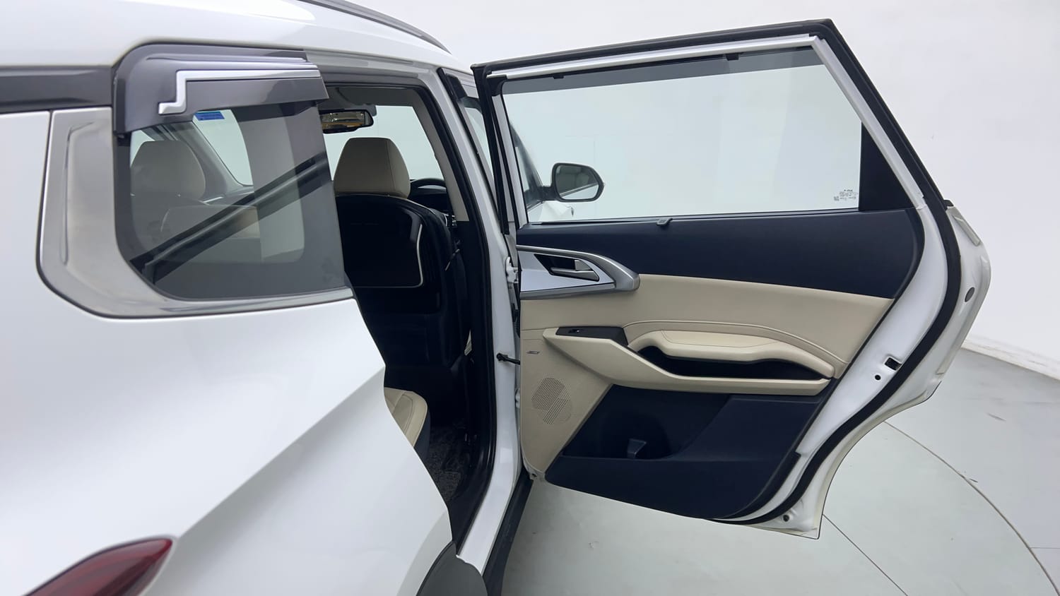 2023 Kia Carens Luxury Plus 1.5 Turbo Petrol DCT 6 STR-20