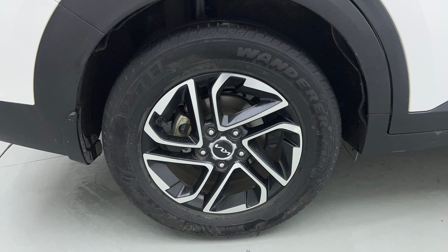 2023 Kia Carens Luxury Plus 1.5 Turbo Petrol DCT 6 STR-34