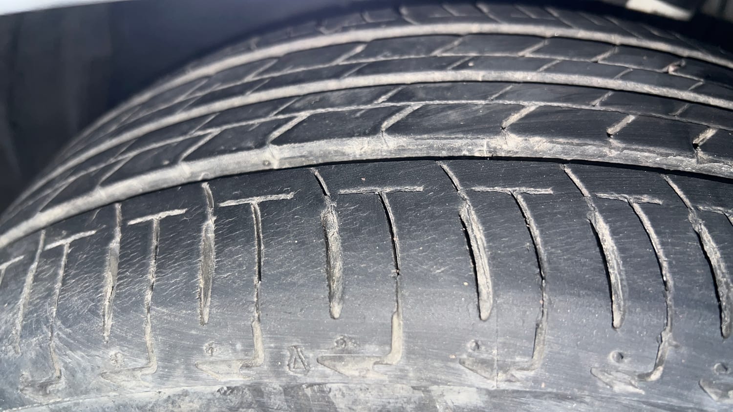 Used 2022 Honda City VX CVT Petrol Petrol Automatic tyres LEFT FRONT TYRE TREAD VIEW