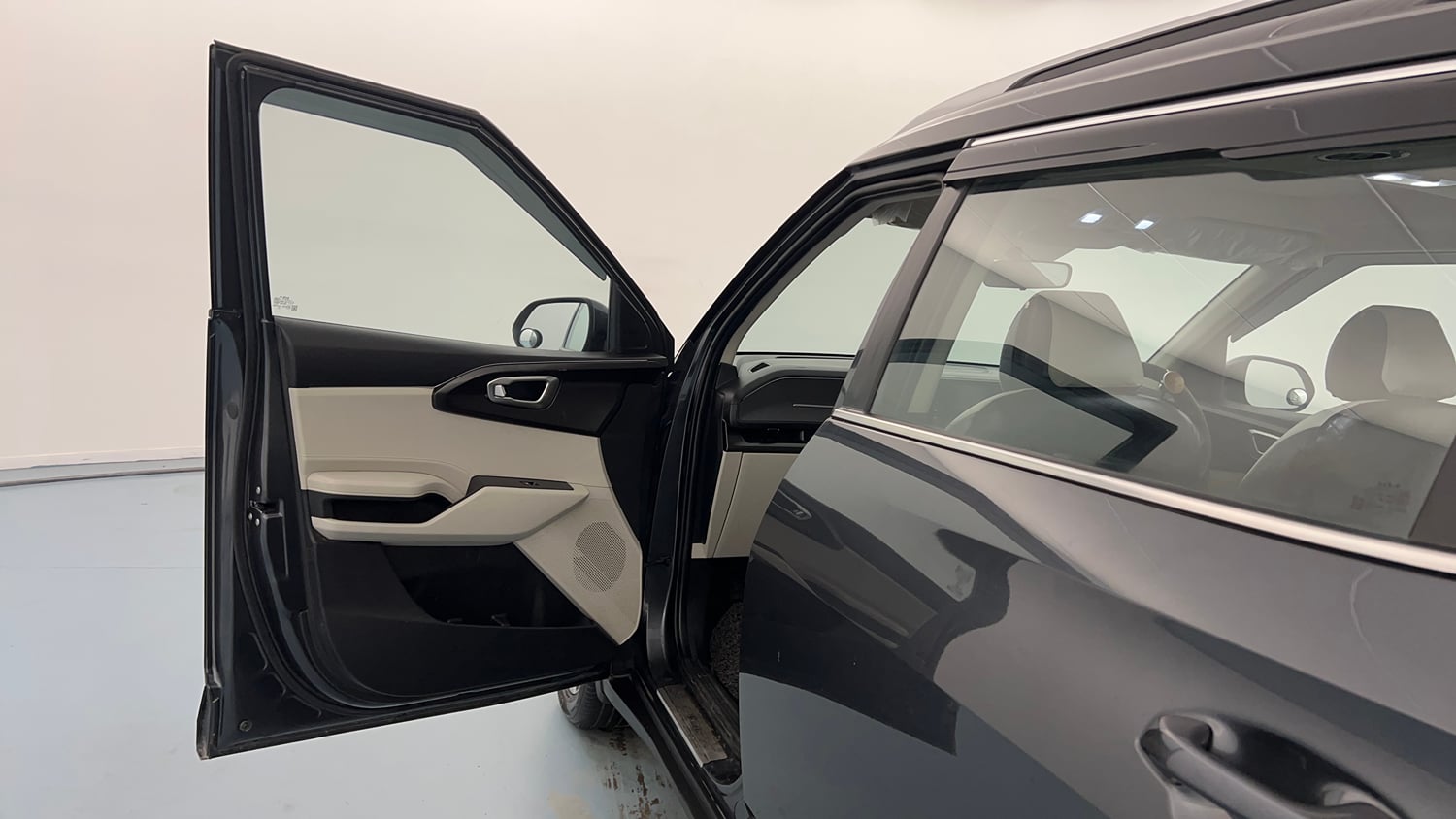 Used 2025 Kia Carens Clavis HTK Plus (O) 1.5 Diesel MT Diesel Manual interior LEFT FRONT DOOR OPEN VIEW