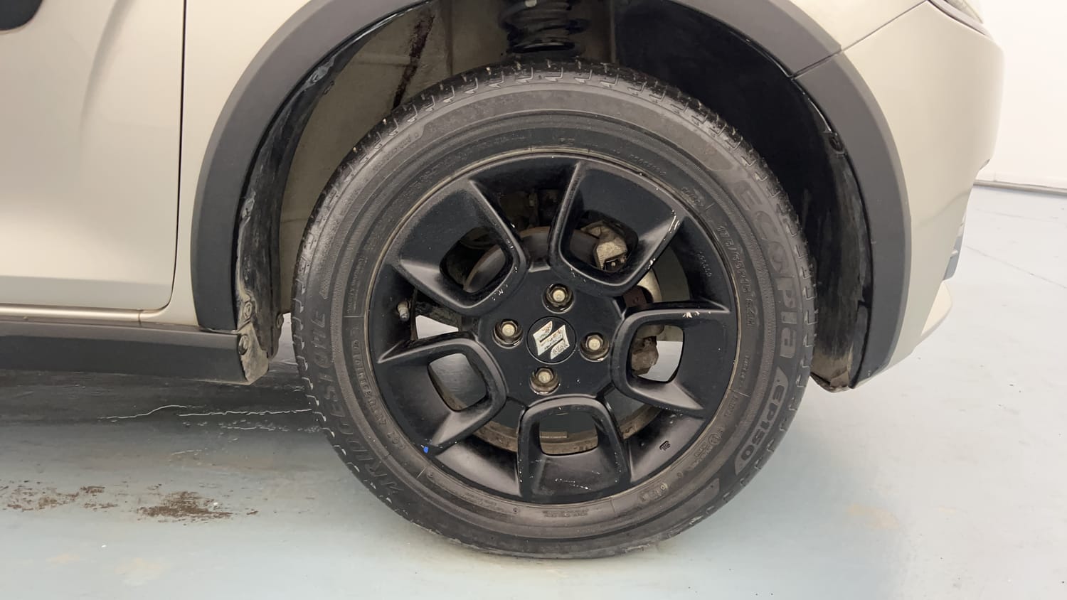 Used 2019 Maruti Suzuki Ignis Alpha 1.2 MT Petrol Manual tyres RIGHT FRONT TYRE RIM VIEW