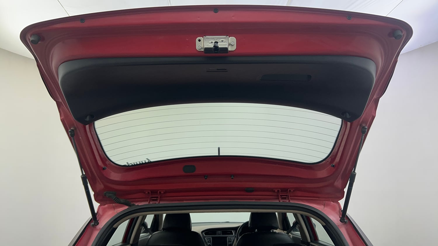 Used 2019 Hyundai Elite i20 Sportz Plus 1.2 Petrol Manual interior DICKY DOOR OPEN VIEW