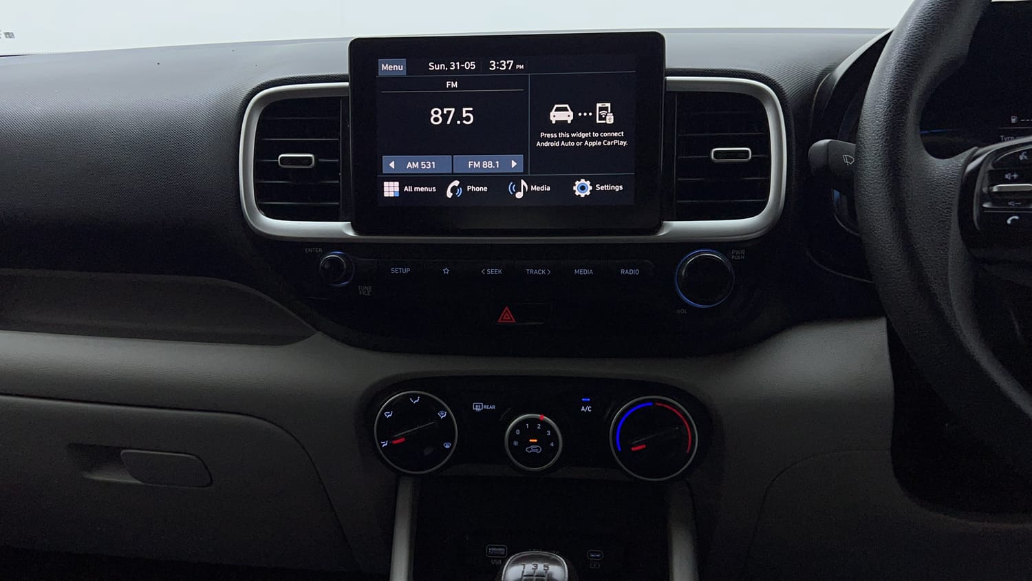 Used 2024 Hyundai Venue S (O) 1.2 Petrol Petrol Manual interior MUSIC SYSTEM & AC CONTROL VIEW