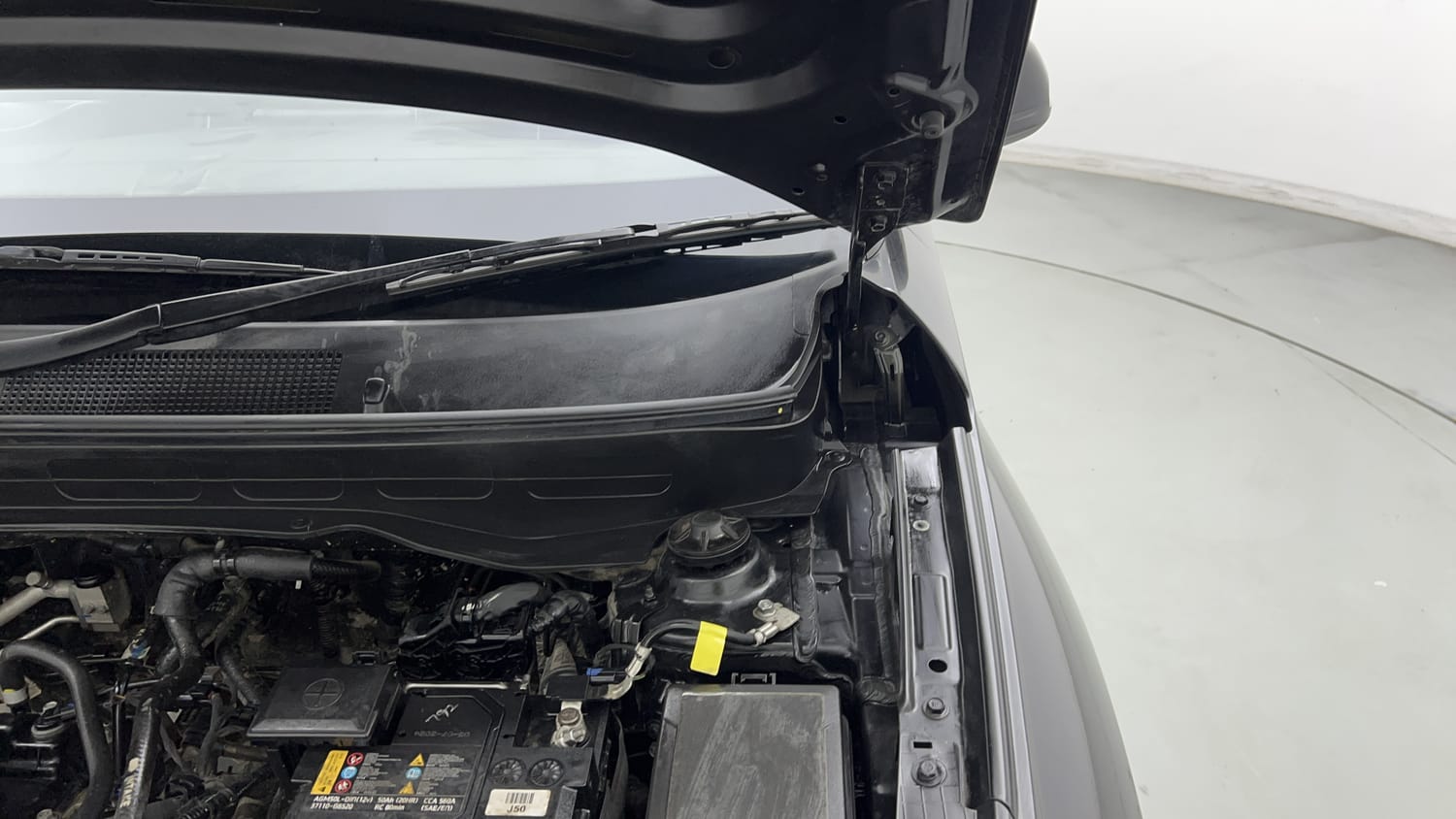 Used 2024 Hyundai Venue S (O) 1.2 Petrol Petrol Manual engine ENGINE LEFT SIDE HINGE & APRON VIEW