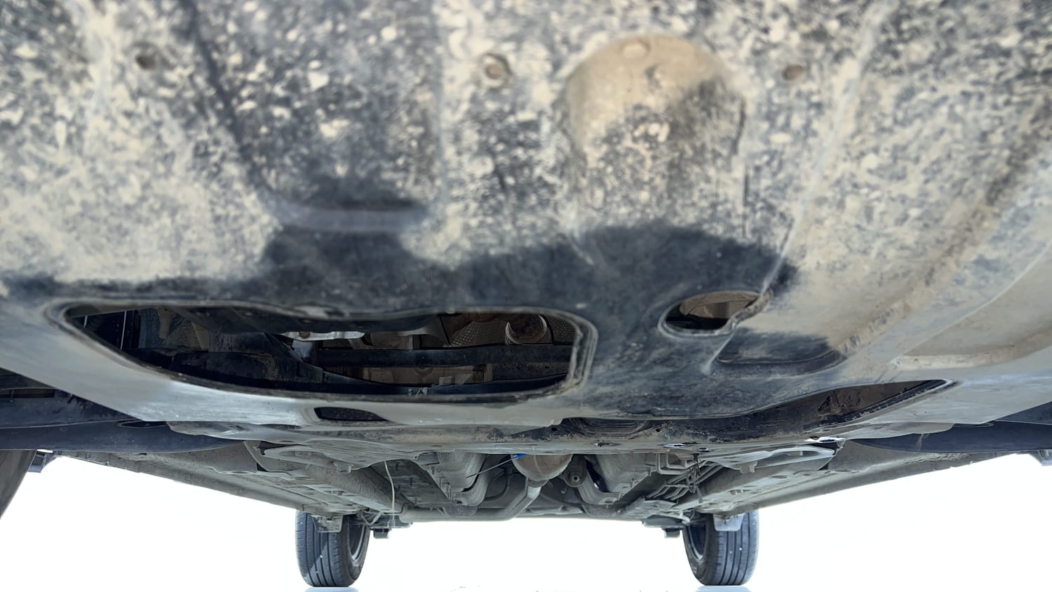 Used 2024 Hyundai Venue S (O) 1.2 Petrol Petrol Manual extra FRONT LEFT UNDERBODY VIEW